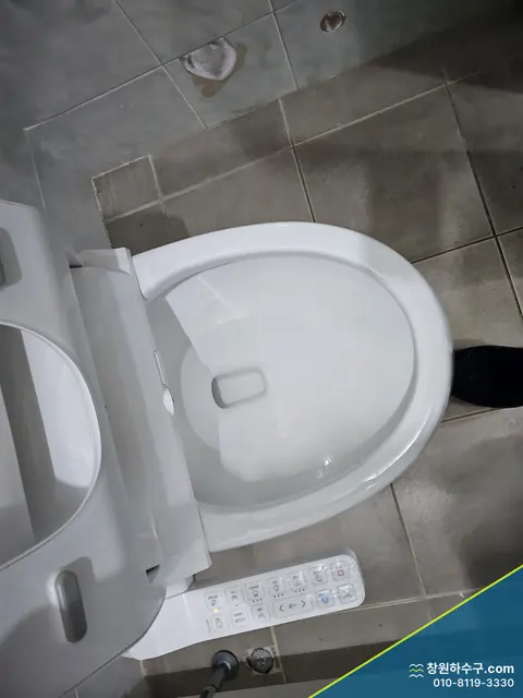 설치를 마친 비데 일체형 변기